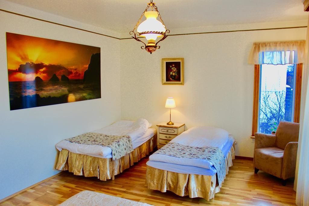 Guesthouse Arny Вестманнаейяр Екстер'єр фото