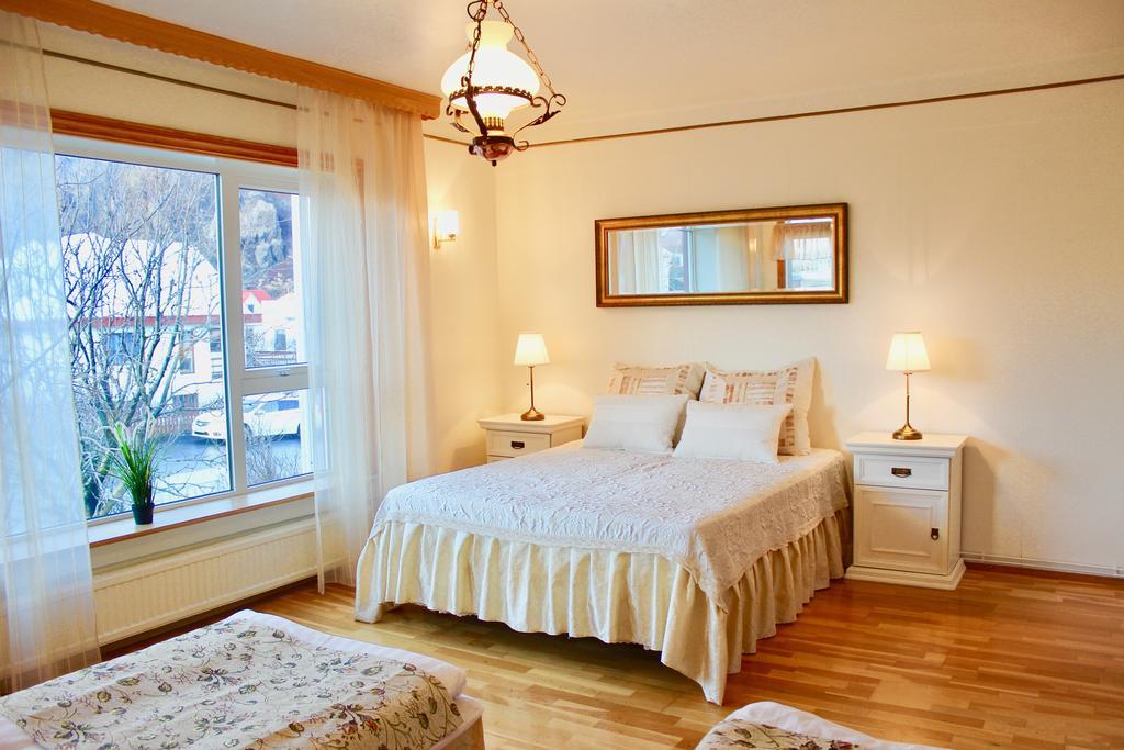 Guesthouse Arny Вестманнаейяр Екстер'єр фото