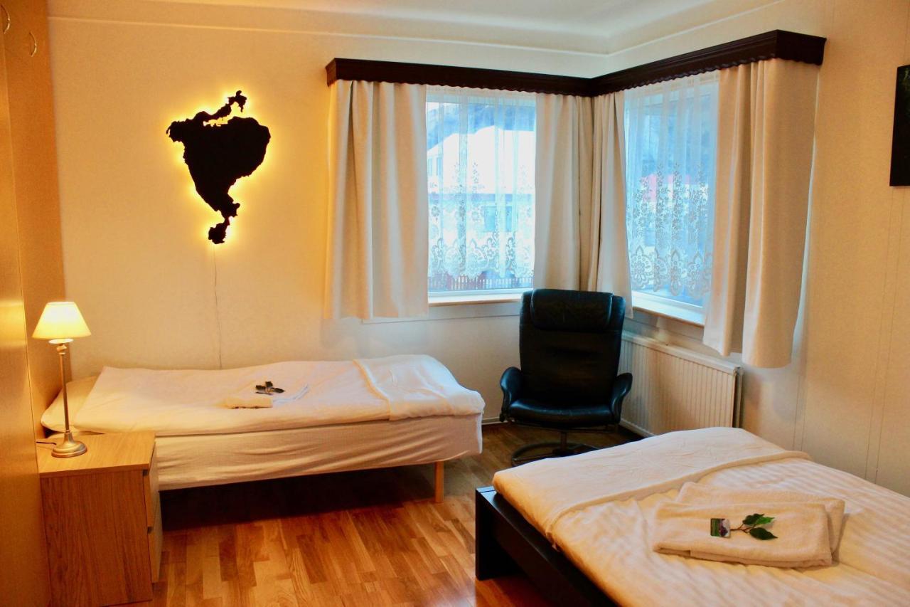 Guesthouse Arny Вестманнаейяр Екстер'єр фото