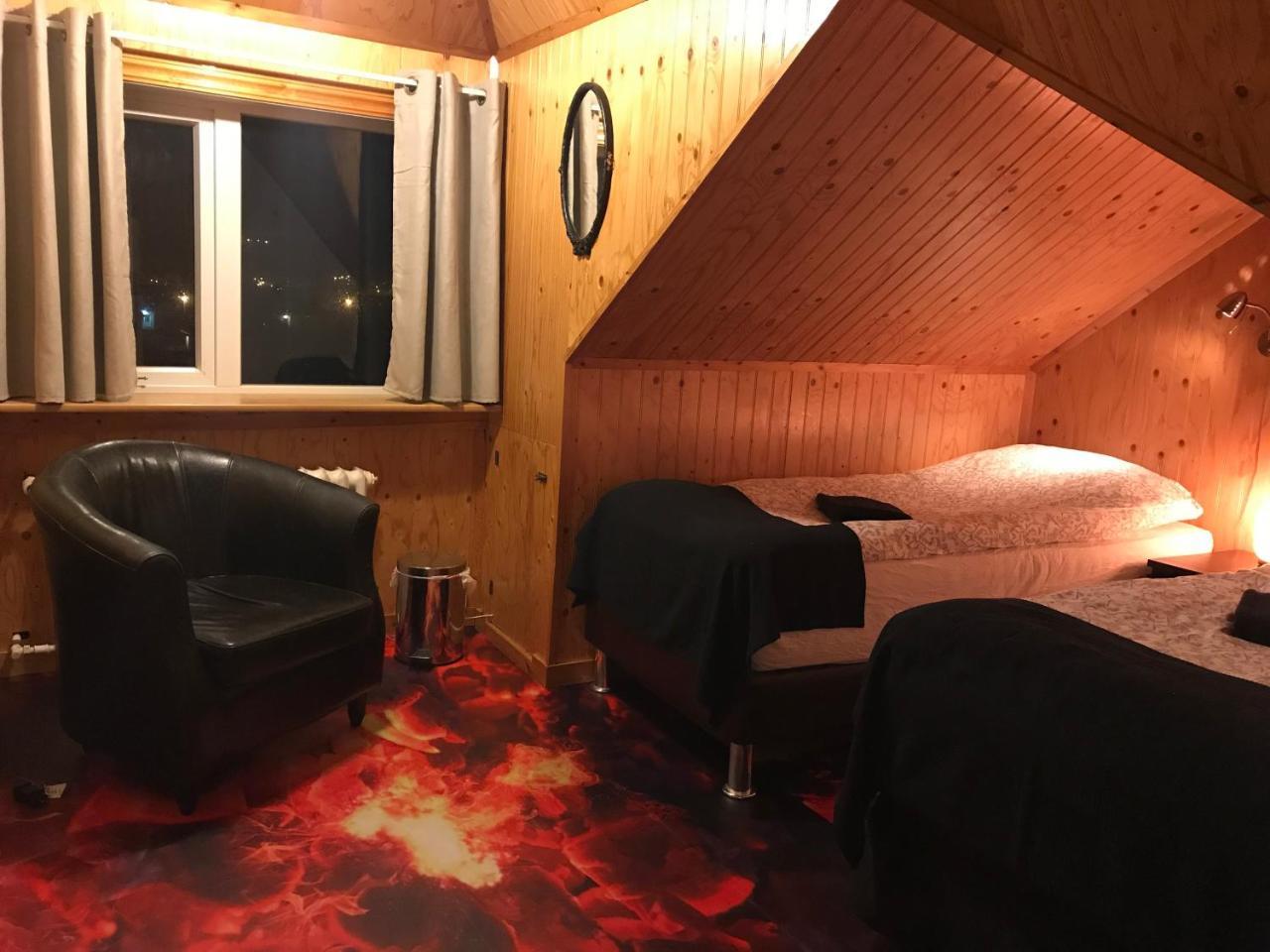 Guesthouse Arny Вестманнаейяр Екстер'єр фото