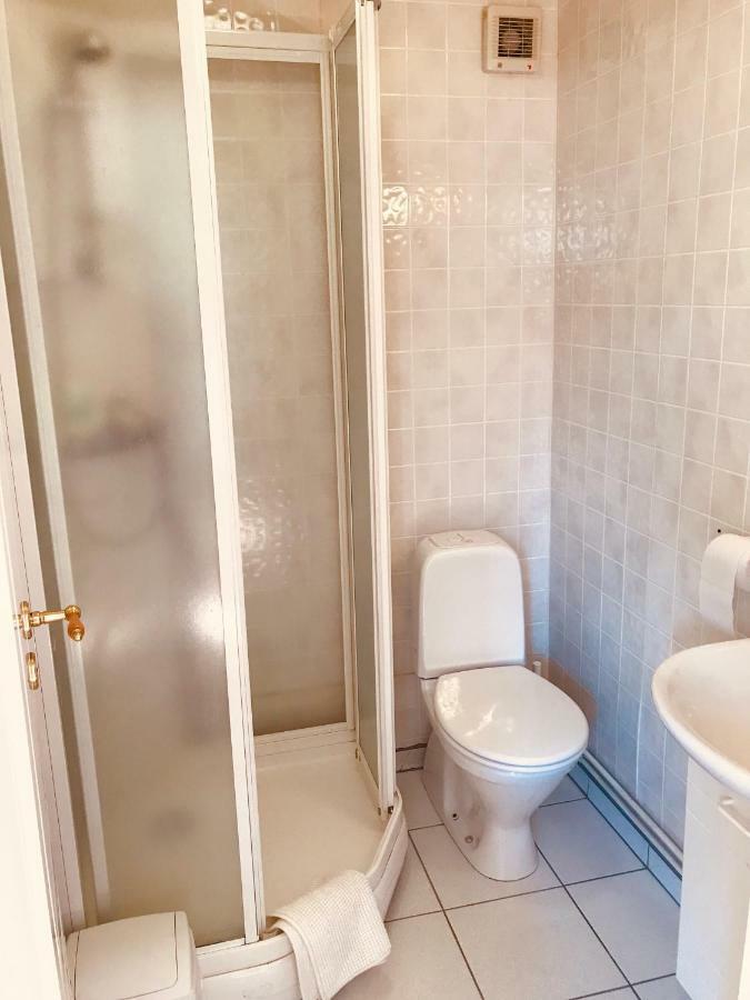 Guesthouse Arny Вестманнаейяр Екстер'єр фото